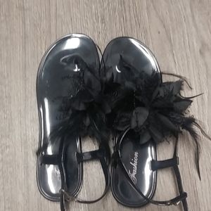Black rubber sandals